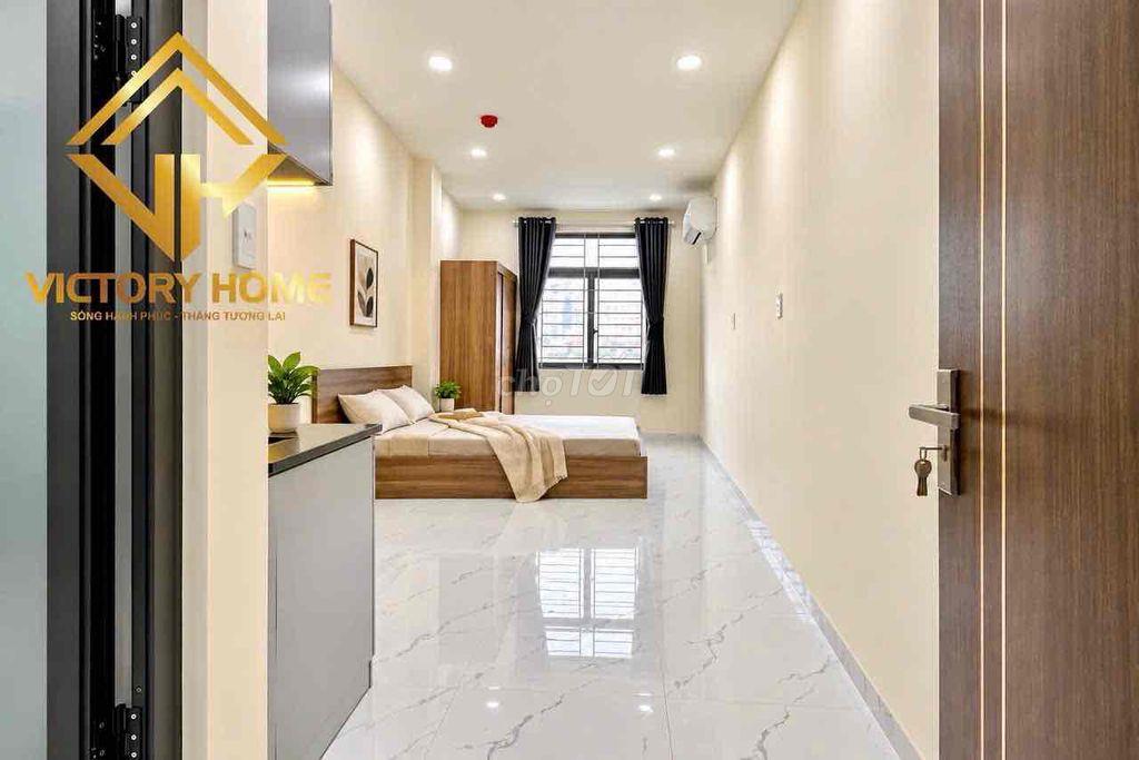 KHAI TRƯƠNG STUDIO QUA Q1 - 5PHÚT