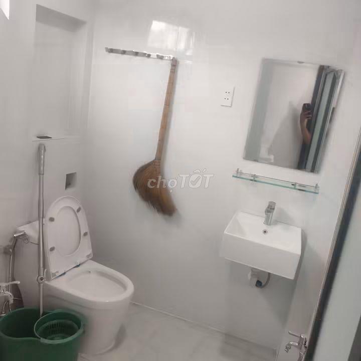 Cho thuê nhà mặt tiền bờ kè mới giá tốt