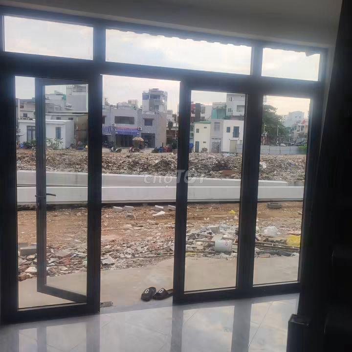 Cho thuê nhà mặt tiền bờ kè mới giá tốt