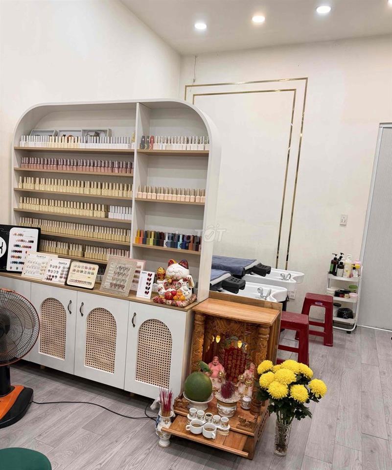 sang mặt bằng tiệm nail-gội