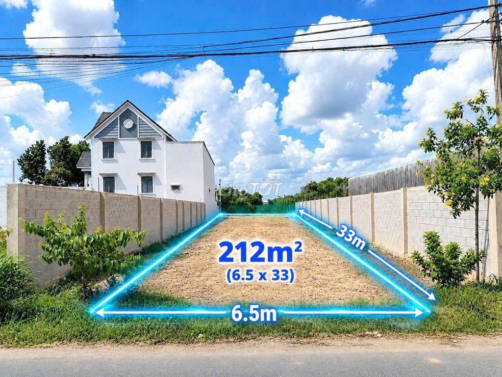 CHỦ KẸT TIỀN CẦN BÁN GẤP 212M2 LÔ ĐẤT MẶT TIỀN 
