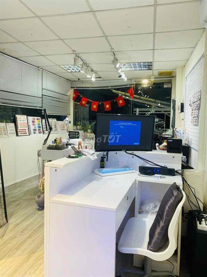 Sang nhượng tiệm nail mi gội