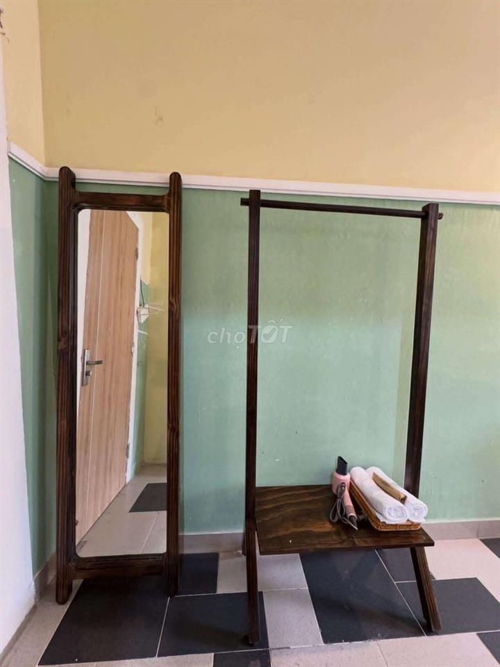 Cho thuê phòng 1 người ở nhỏ nhắn nằm trong nhà phố đủ tiện nghi