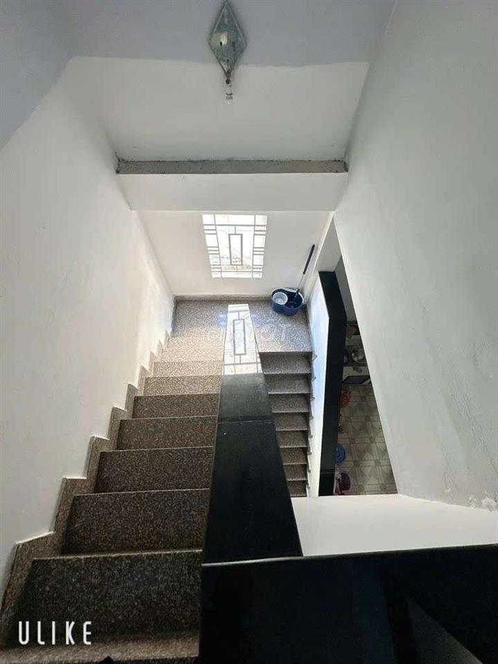 Cho thuê nhà mặt tiền đường mỹ huề bà điểm hóc môn 4mx18m 2 tầng .9 tr