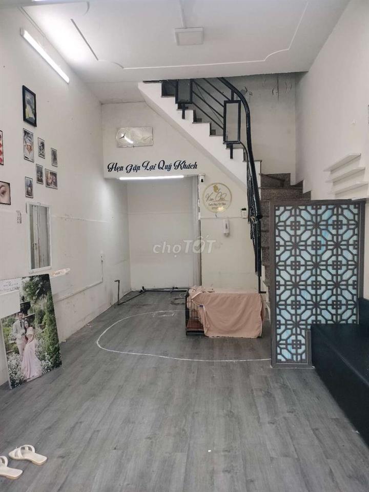 Nhà bán MT đường bùi công trừng( 32m2) 3 tầng 4 p 3 wc chỉ 1tỷ 950tr .