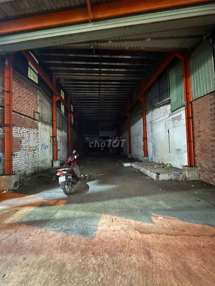 CHO THUÊ NHÀ MT NGUYỄN  ẢNH THỦ .8MX27M .CẤP 4 .RỘNG VỊ TRÍ ĐẸP 22 TR