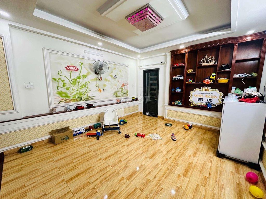 SIÊU PHẨM NHÀ PHỐ HẺM 8M 60m2 XD .5 TẦNG BÙI VĂN NGỮ Q12 KDC.ĐB 4TỶ890
