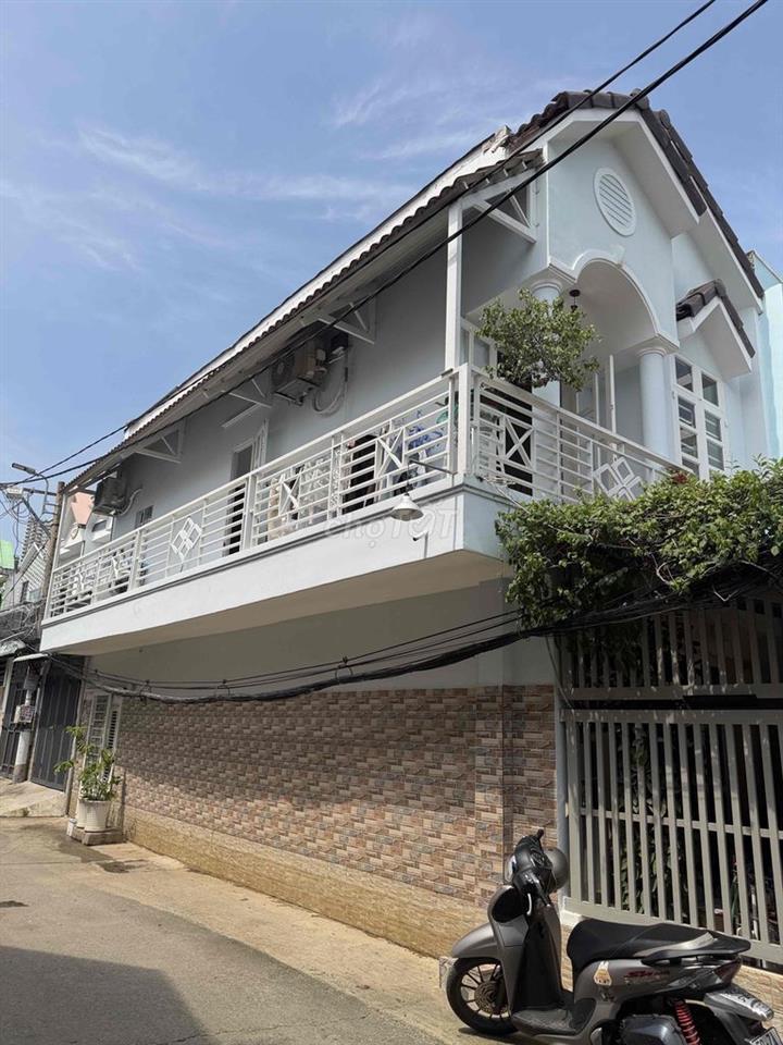 Nhà mới, đẹp mua về chỉ việc dọn vào ở