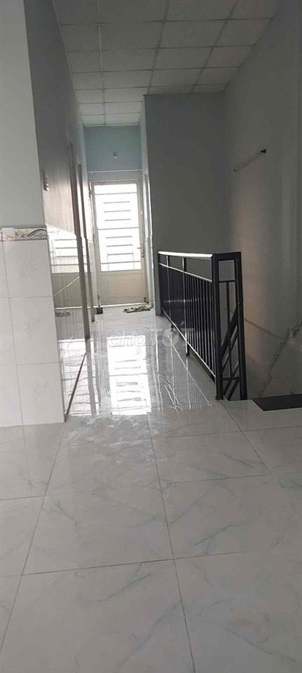 🏠 CHO THUÊ TẦNG 1 – NHÀ MẶT TIỀN ĐƯỜNG NGUYỄN VĂN TẠO