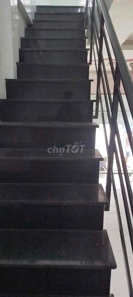🏠 CHO THUÊ TẦNG 1 – NHÀ MẶT TIỀN ĐƯỜNG NGUYỄN VĂN TẠO