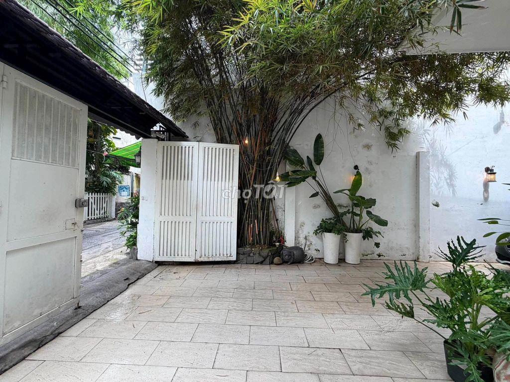 Bán biệt thự 200m2 CMT8 P.5 Tân Bình 3 tầng 5PN nở hậu 37.5 tỷ
