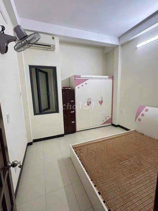 Nhà nguyên căn 1/ Phan Xích Long 103m2 trệt, lầu 2PN, full nt,giá 14,5