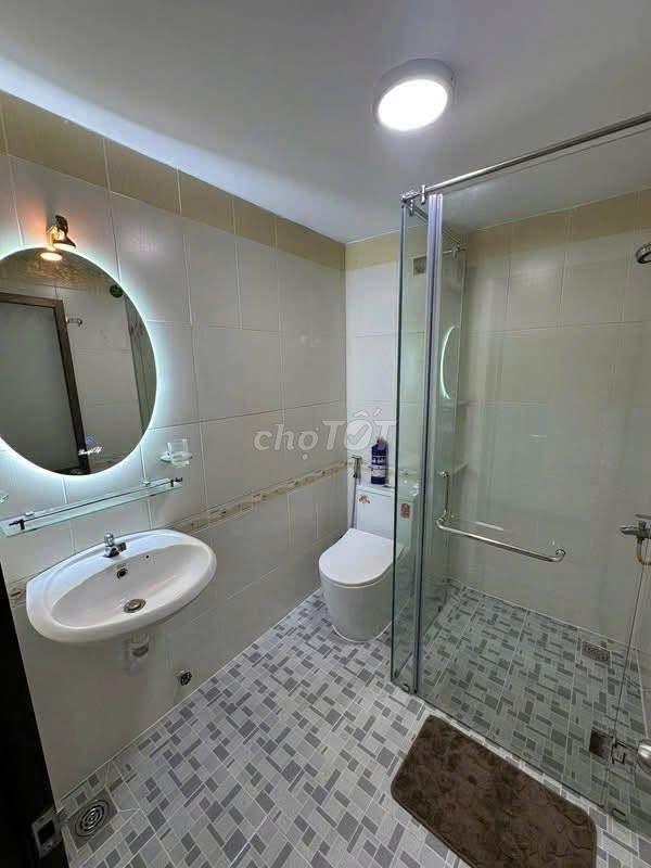 Nhà nguyên căn 1/ Phan Xích Long 103m2 trệt, lầu 2PN, full nt,giá 14,5