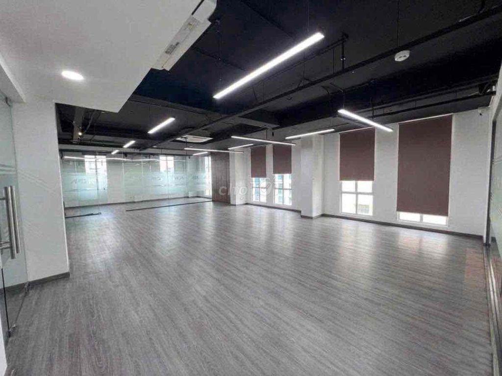 VĂN PHÒNG 160m2 - SÀN SUỐT KHÔNG CỘT Q1