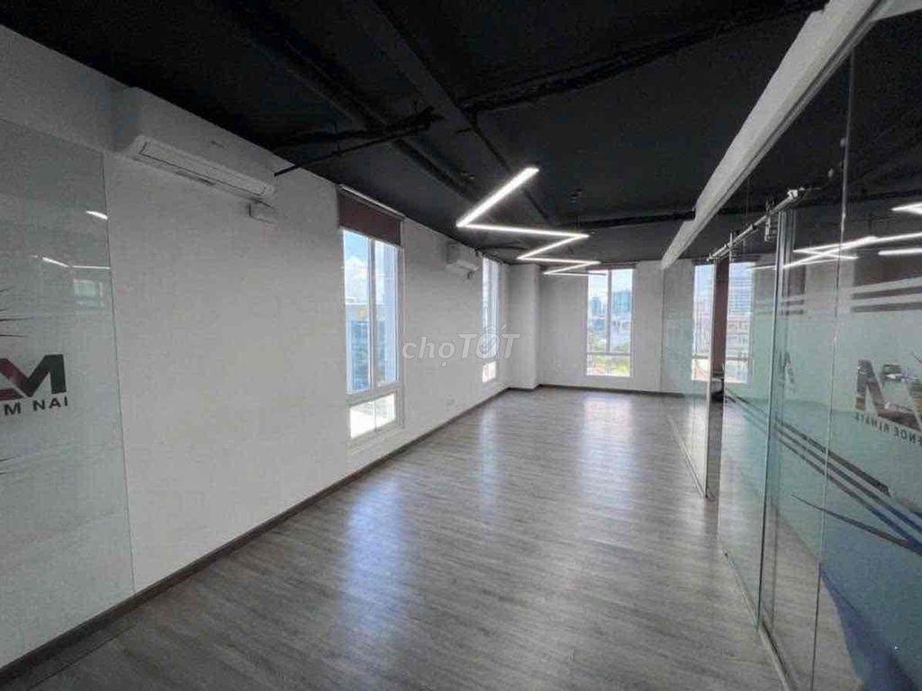 VĂN PHÒNG 160m2 - SÀN SUỐT KHÔNG CỘT Q1