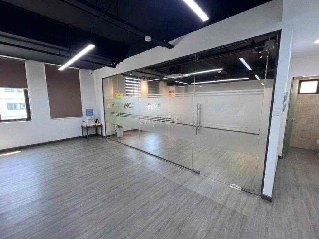 VĂN PHÒNG 160m2 - SÀN SUỐT KHÔNG CỘT Q1