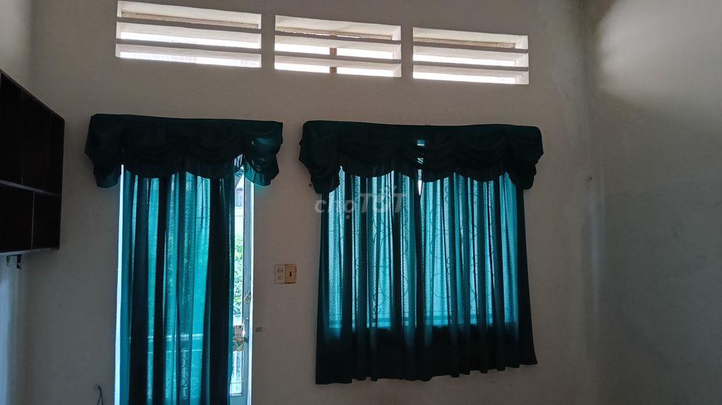 Phòng trọ 25 m2 ở đường Thành Thái, ưu tiên nữ thuê
