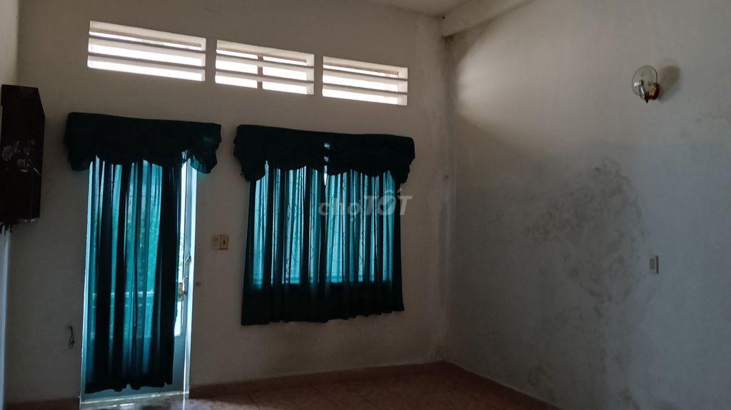 Phòng trọ 25 m2 ở đường Thành Thái, ưu tiên nữ thuê