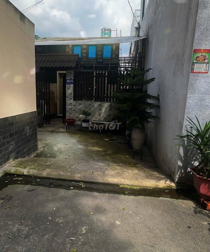 BÁN ĐẤT 88,5 M² TẶNG NHÀ C4 – HẺM XE TẢI 