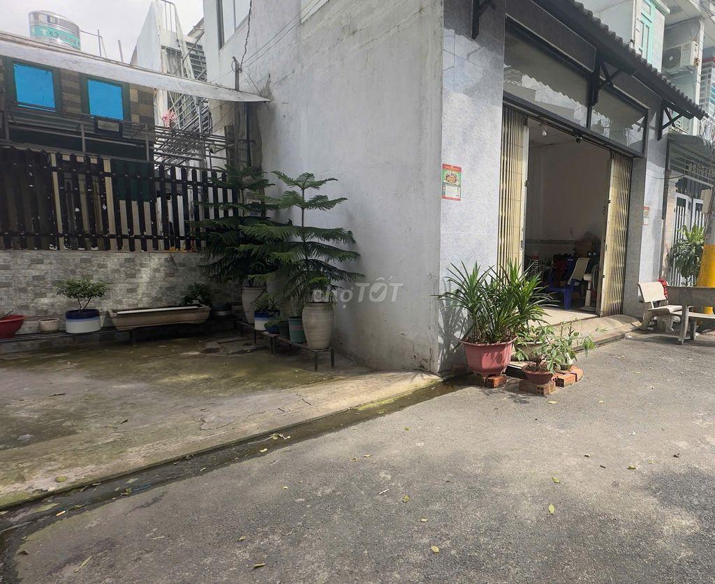 BÁN ĐẤT 88,5 M² TẶNG NHÀ C4 – HẺM XE TẢI 