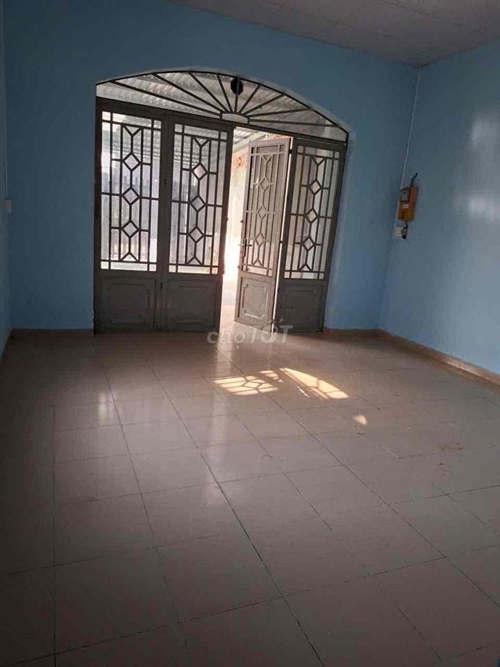 Cho thuê nhà nguyên căn có sân rộng