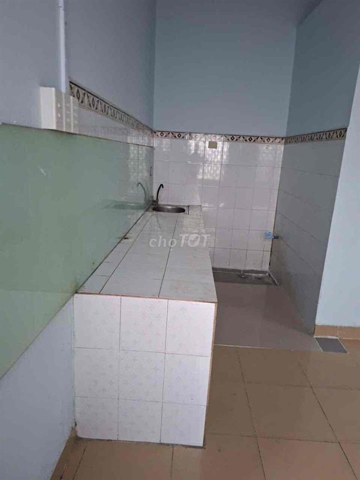 Cho thuê nhà nguyên căn có sân rộng