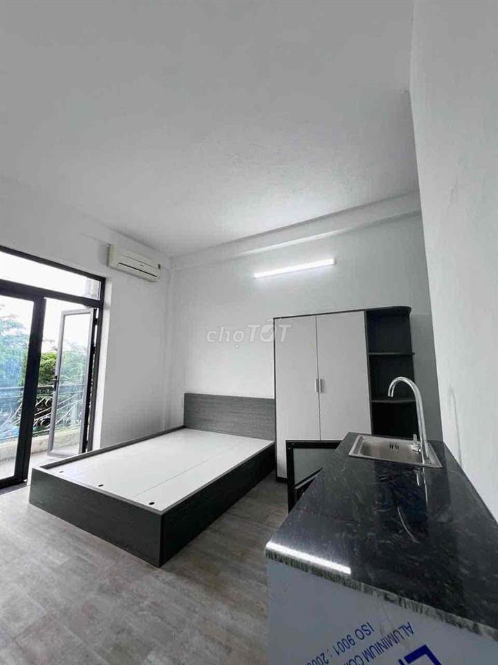 CHDV cuối đường Nguyễn Oanh. Ngay chân cầu vượt Ngã Tư Ga