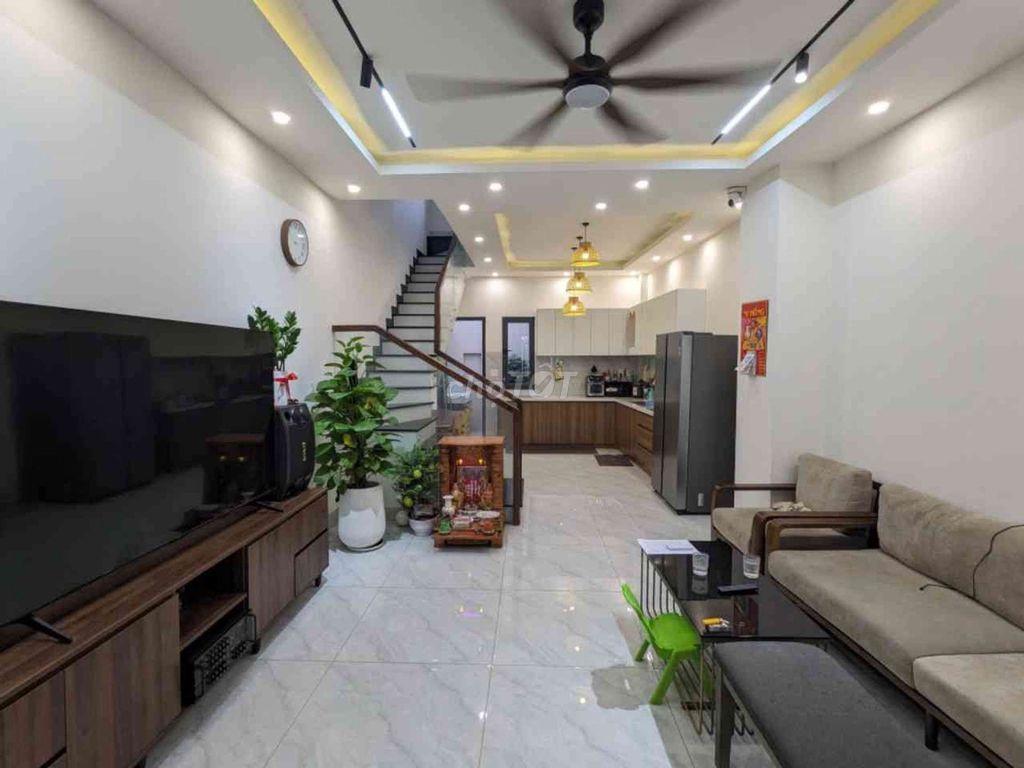 NHÀ  1SẸC 3LAU 3PN 4WC SÂN XE  HƠI  CHỈ 6.3TY