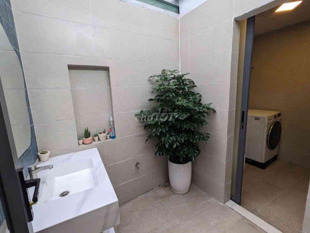 NHÀ  1SẸC 3LAU 3PN 4WC SÂN XE  HƠI  CHỈ 6.3TY