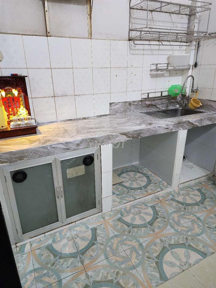 Cho thuê nhà nguyên căn cấp 4 điện nước chính