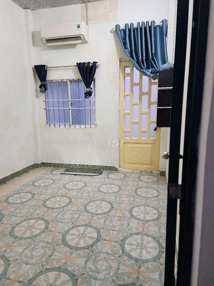 Cho thuê nhà nguyên căn cấp 4 điện nước chính