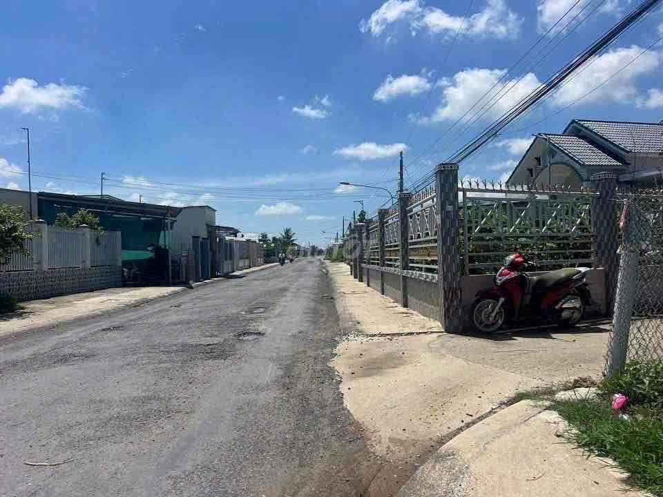 Bán đất đường Trần Văn Thơm - 1 xẹt đường Thanh Nhung, Phước Trung.
