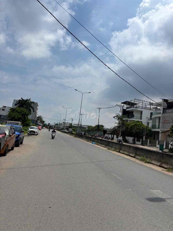 Cho thuê Nhà Xưởng, mặt tiền đường Liên Phường.