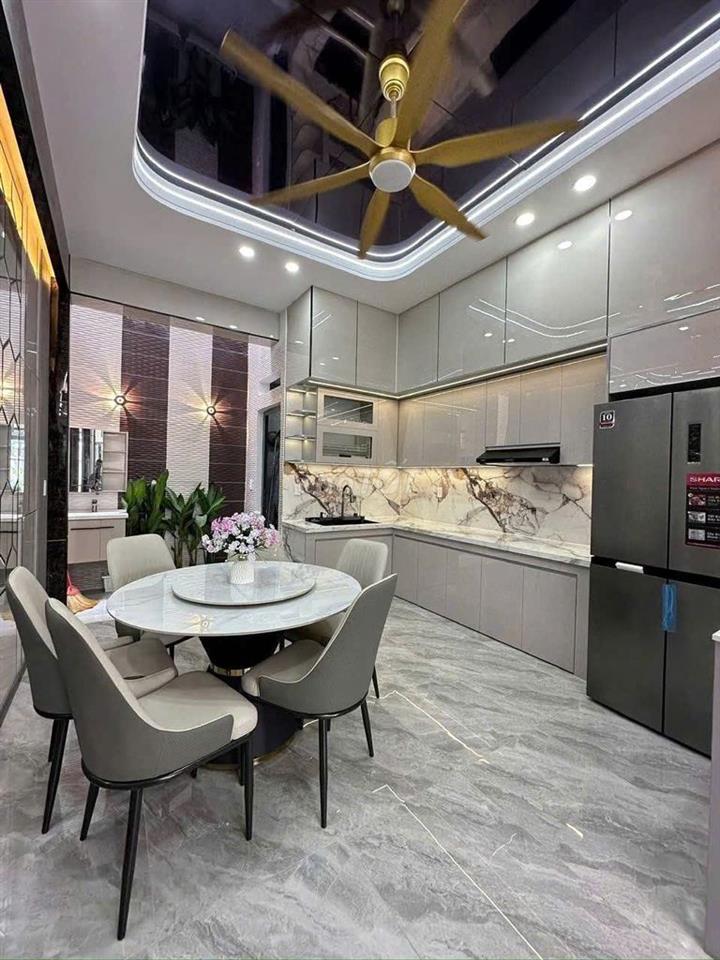 Ly dị bán nhà đường ChiêuLiêu DT56m2 giá 1tỷ980. 1T 2L gần siêu thị GO