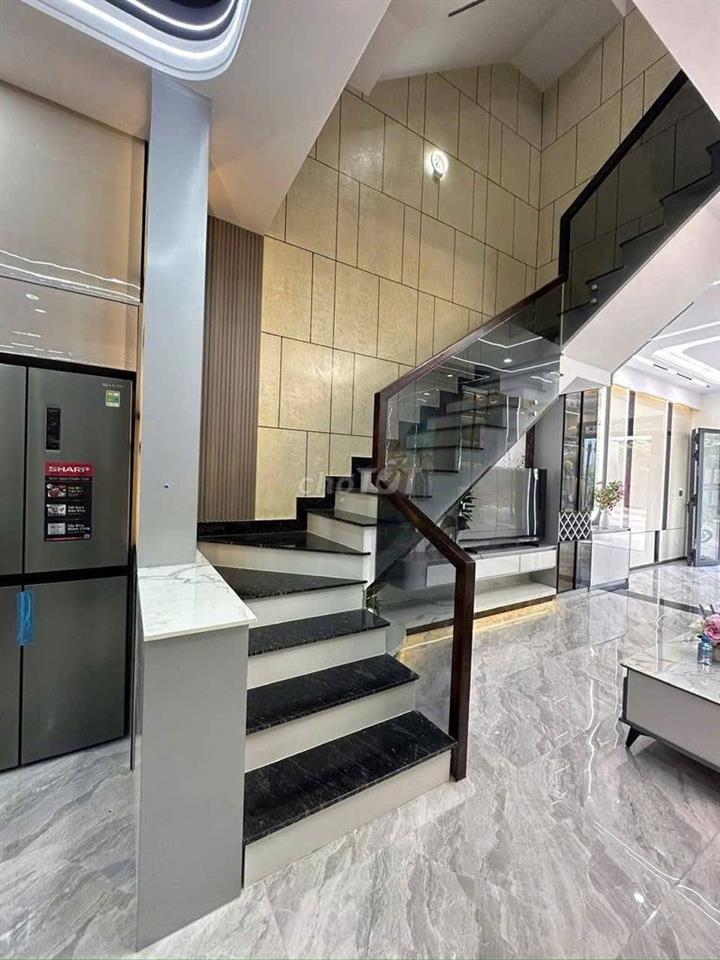 Ly dị bán nhà đường ChiêuLiêu DT56m2 giá 1tỷ980. 1T 2L gần siêu thị GO