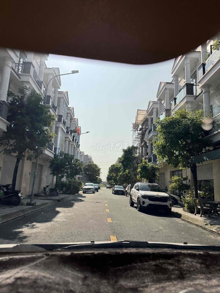 Nhà sổ riêng ở KDC Kim Kim Trần
