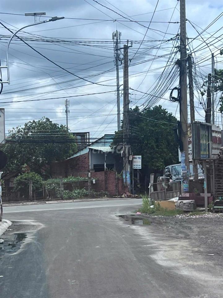 Chính chủ bán lô đất ngày trung tâm thị trấn giá tốt