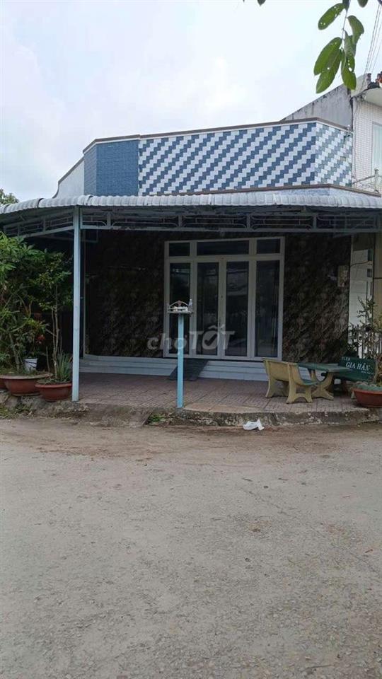 cần bán gấp căn nhà hai mặt tiền góc 