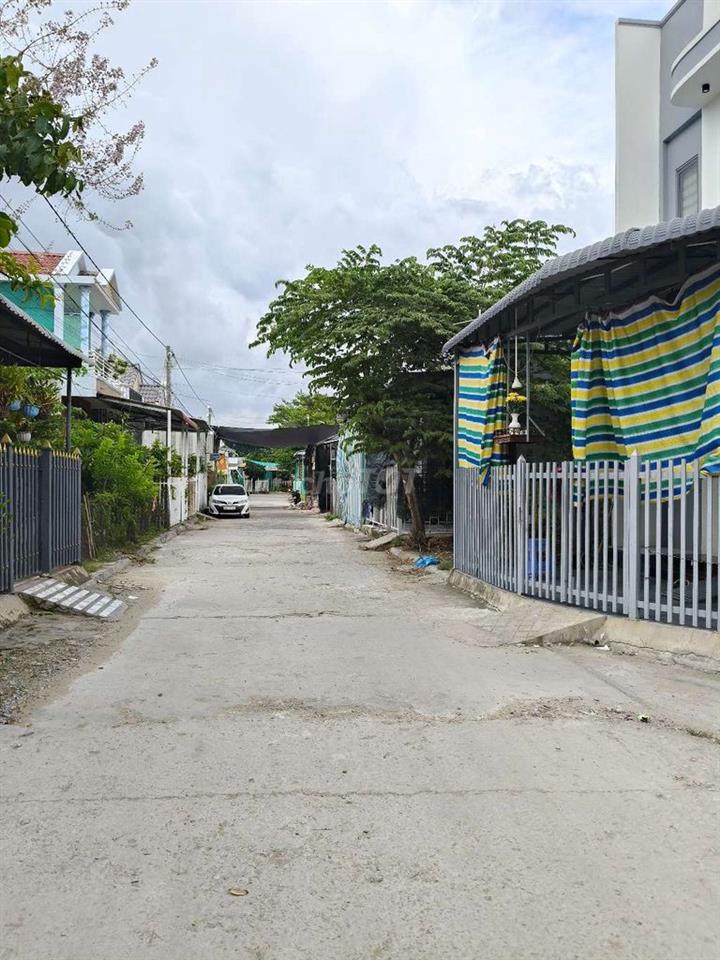 cần bán gấp căn nhà hai mặt tiền góc 