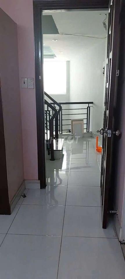 Cho thuê 1 phòng lầu 1