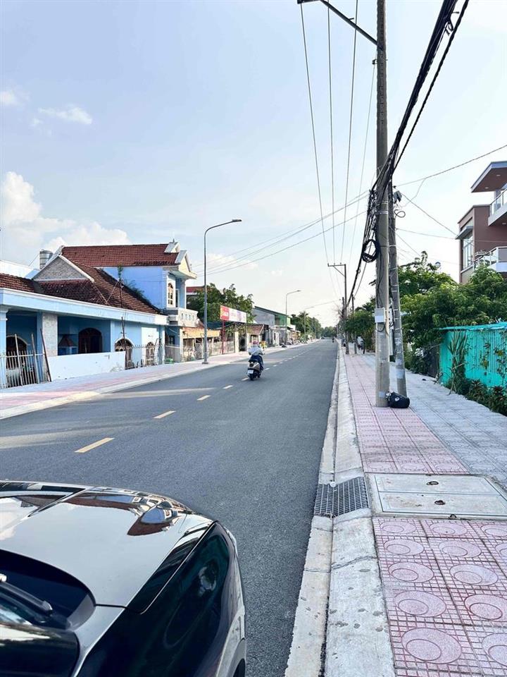 BÁN ĐẤT MẶT TIỀN RỘNG ĐẸP