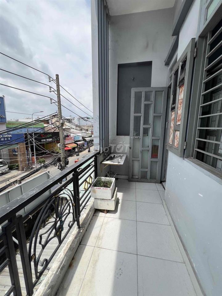 CHO THUÊ PHÒNG BAN CÔNG LẦU 1