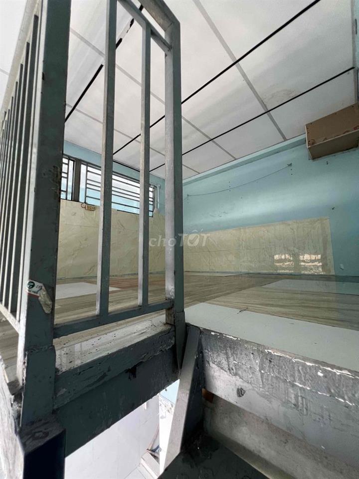CHO THUÊ PHÒNG BAN CÔNG LẦU 1