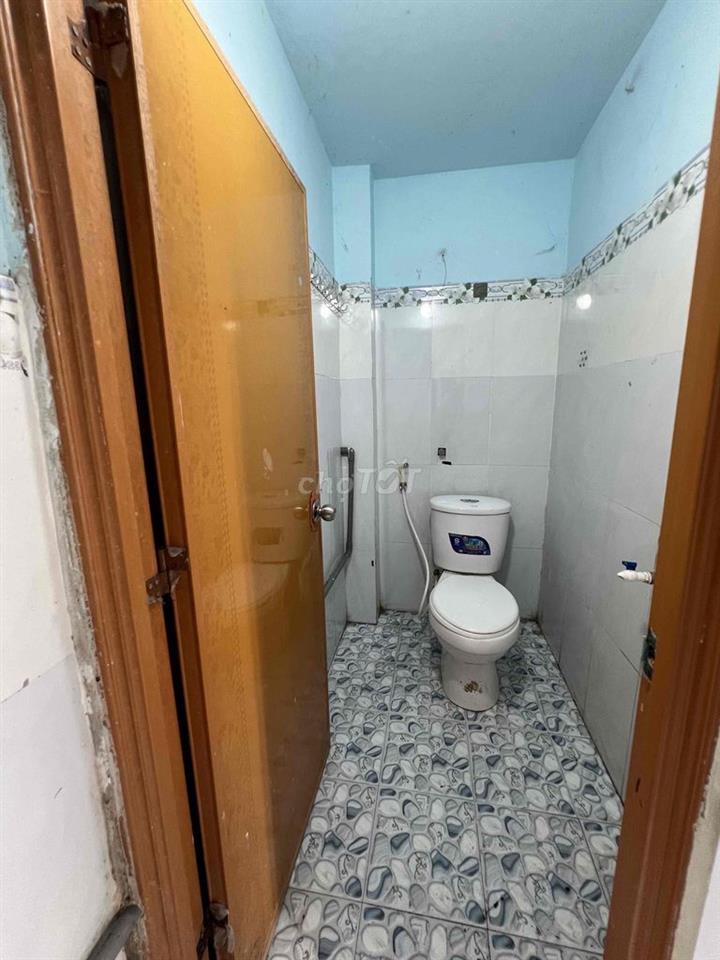 CHO THUÊ PHÒNG BAN CÔNG LẦU 1