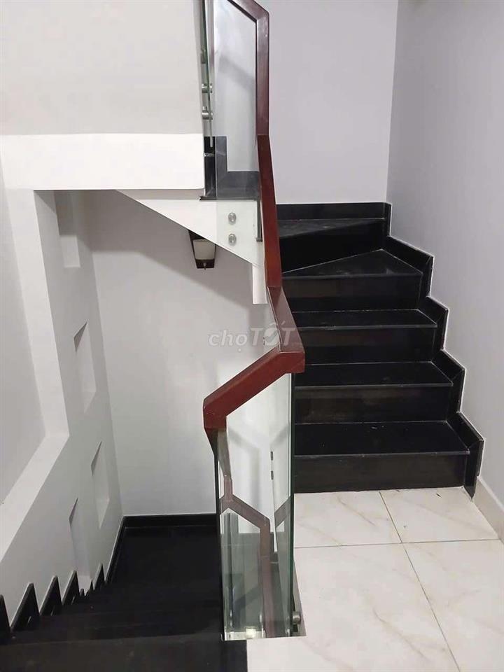 Nhà Vị Trí Đẹp Đường Hàn Hải Nguyên 4Tầng 