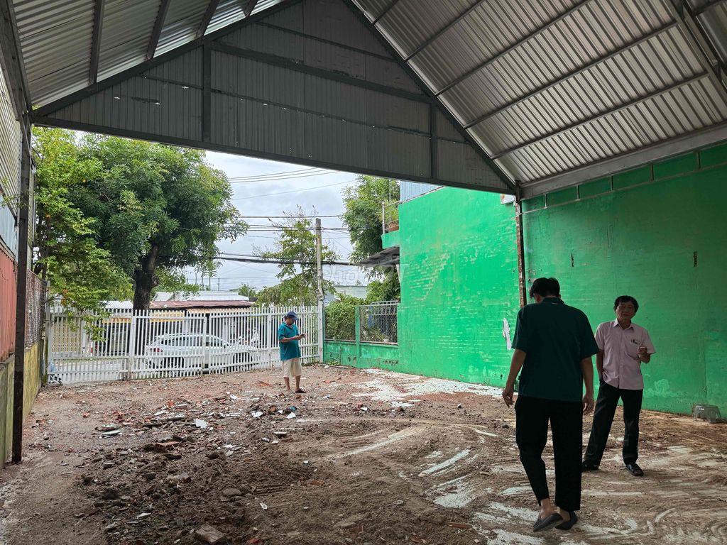 cho thuê mặt bằng 2 mặt tiền