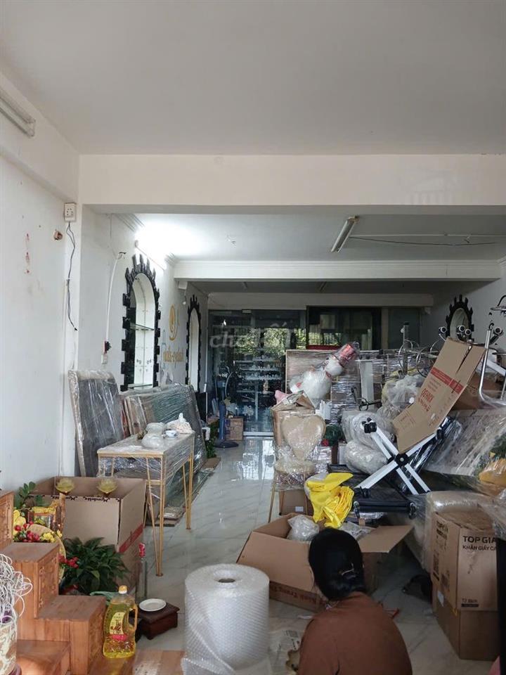 Cho thuê mặt bằng làm văn phòng ,ngân hàng ,spa