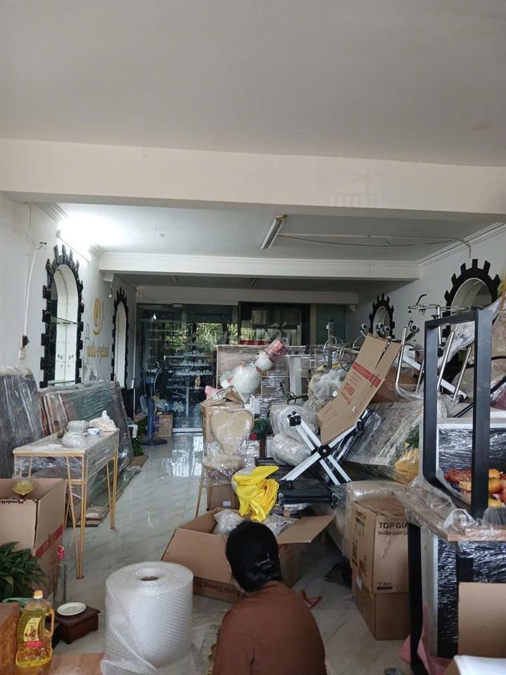 Cho thuê mặt bằng làm văn phòng ,ngân hàng ,spa