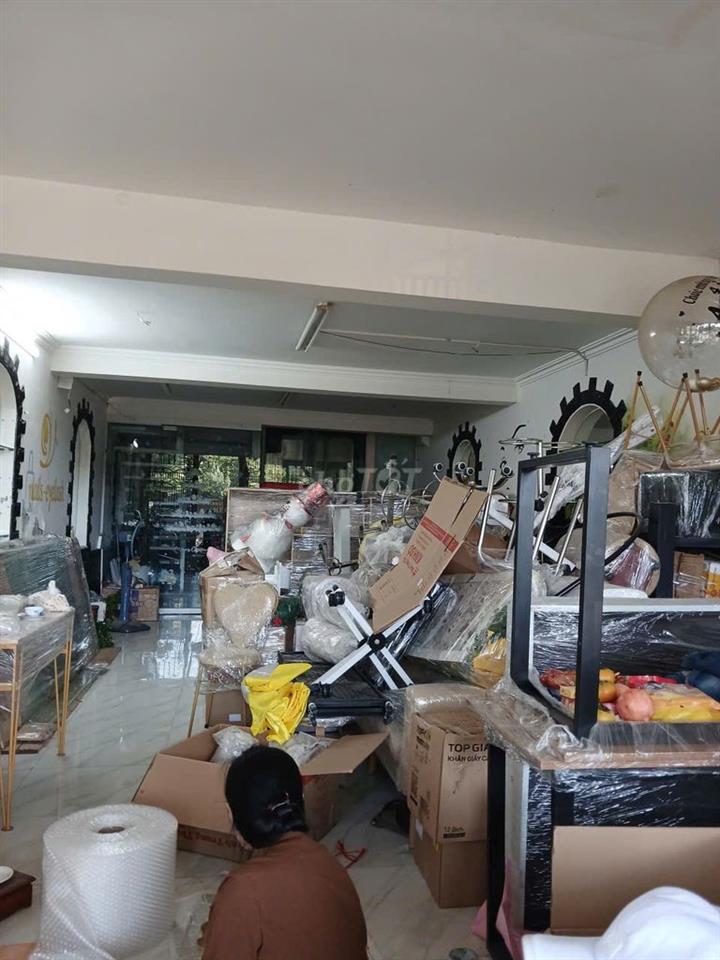 Cho thuê mặt bằng làm văn phòng ,ngân hàng ,spa