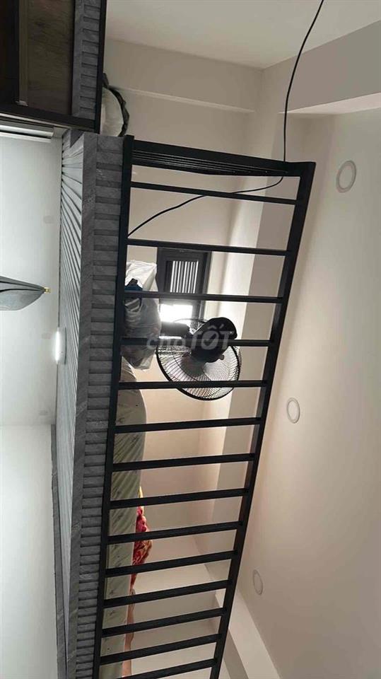 hiện đã có 3ng ở cần ghép thêm 1 bạn nữ nữa ,giá phòng 4tr2